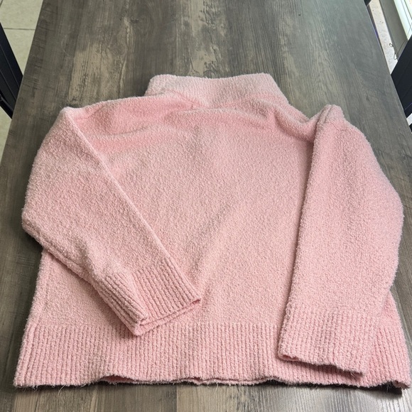 Elegant Pink Turtleneck Sweater - Picture 4 of 4